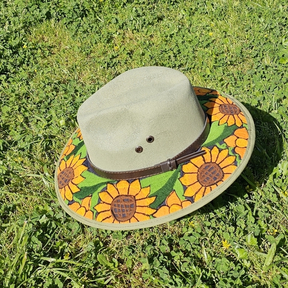 Embroidered Hats. - Picture 9 of 15